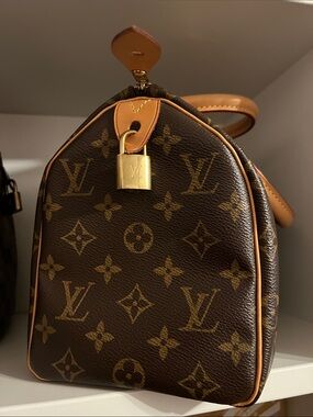 “REPOSH” Louis Vuitton Monogram Speedy 25